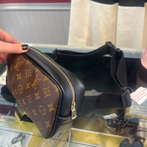 Louis Vuitton Mini Bag in Brown and Black - Picture 3 of 8